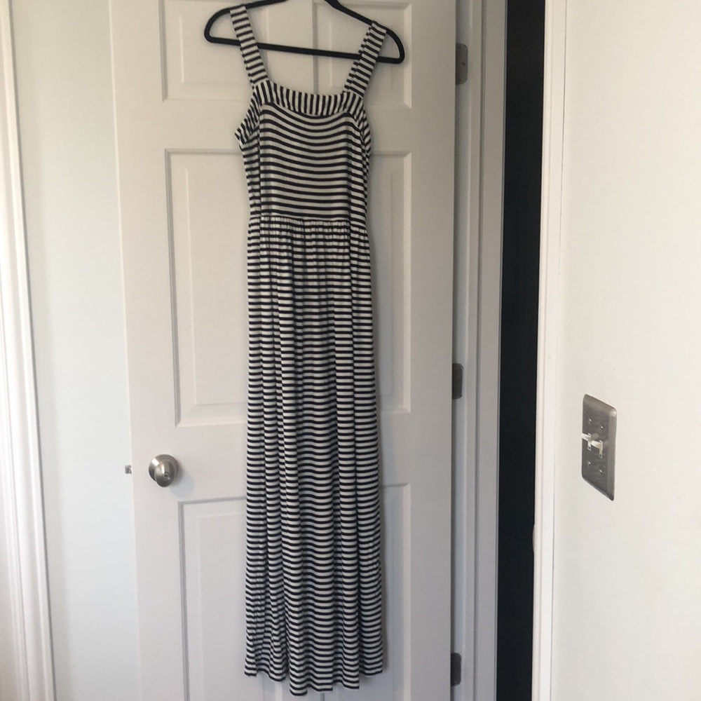 Loft Dress - Picture 4 of 6